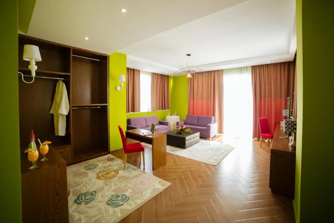 Horizont Hotel Durrës 4*,